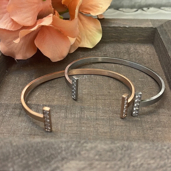 JBloom Bracelet with Rhinestones - Picture 2 of 4